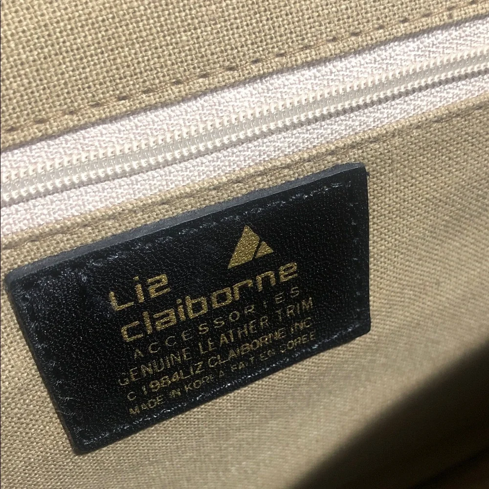 🦆Liz Claiborne Tan Accessory with Leather Trim🔺
